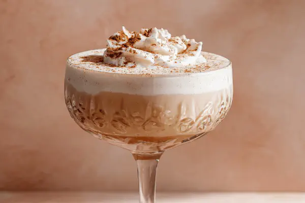 Whisky Canela e Refrigerante Cremoso