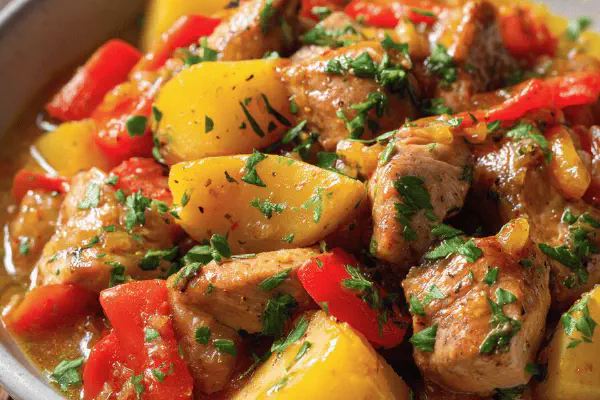 Peru assado com zimbro e molho de cebolinhas