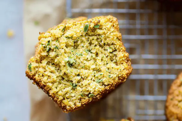 Muffins de Bacon e Cheddar