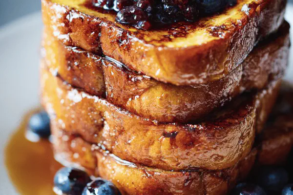 Rabanada com Coulis de Morango