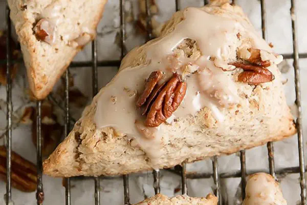 Muffins de Maçã e Mirtilo com Nozes