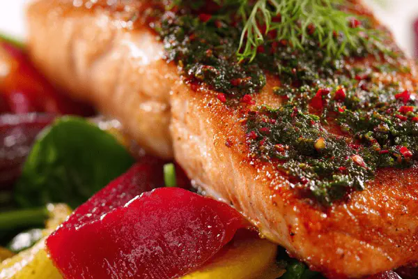 Salada morna de peixe e vagem