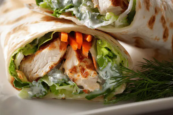 Sanduíche de Frango com Ervilhas